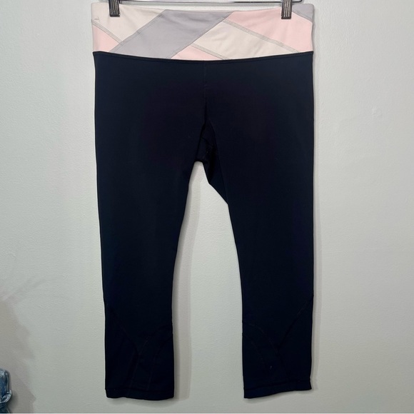 Lululemon Athletic Crop Leggings Black Pink White Workout Gym Activewear Size 8 - Picture 2 of 10